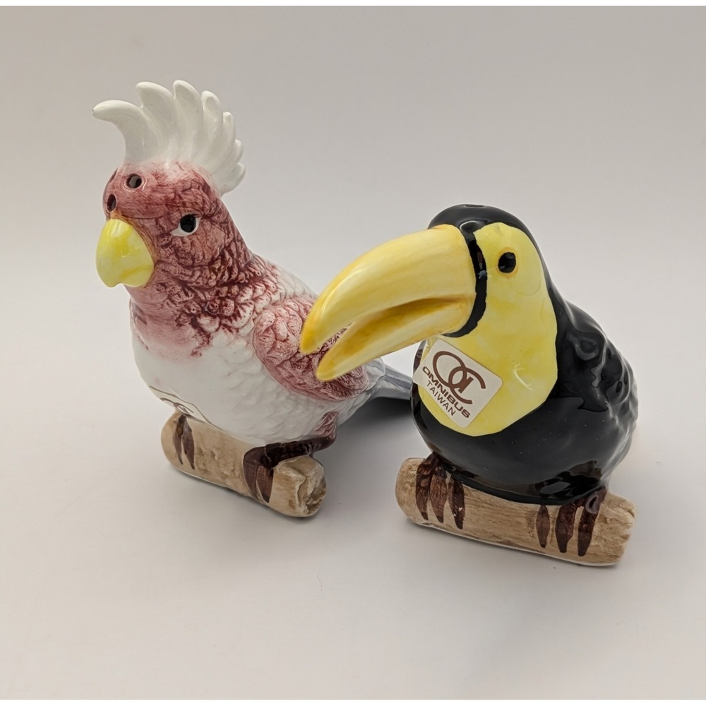 OCI Omnibus Toucan And Cockatoo Bird Salt And Pepper Shakers Taiwan